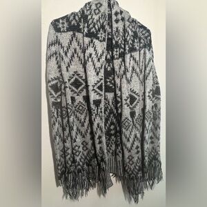 Cotton On Black and Gray Geometric Women's Poncho